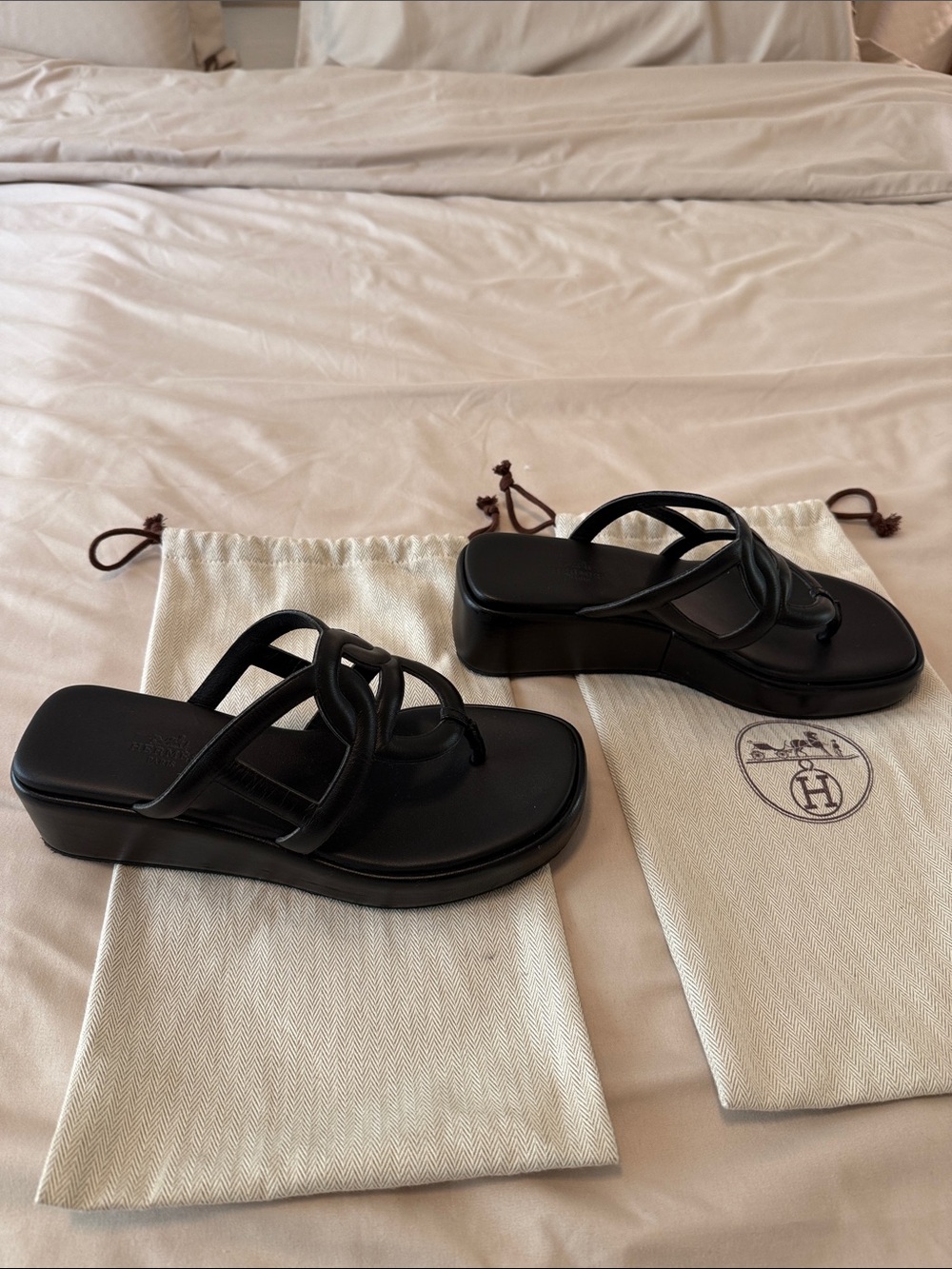 Hermes Lipari Black Leather Thong Platform Sandals - Picture 2 of 8